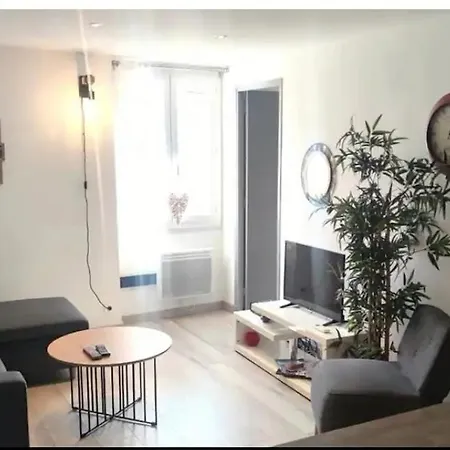 Location 2p Centre Διαμέρισμα